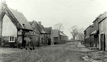 The High Street looking north-east with the Chequers in the left foreground about 1900